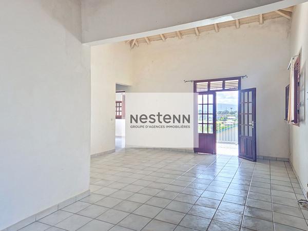 A VENDRE au Lamentin Maison composée de 2 logements de 4 pièces