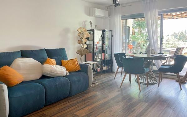 Appartement à vendre    3 pièces •  Hyères