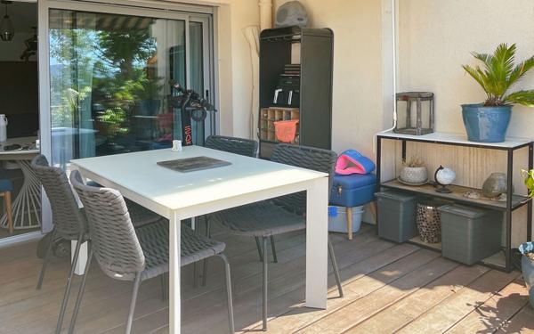 Appartement à vendre    3 pièces •  Hyères
