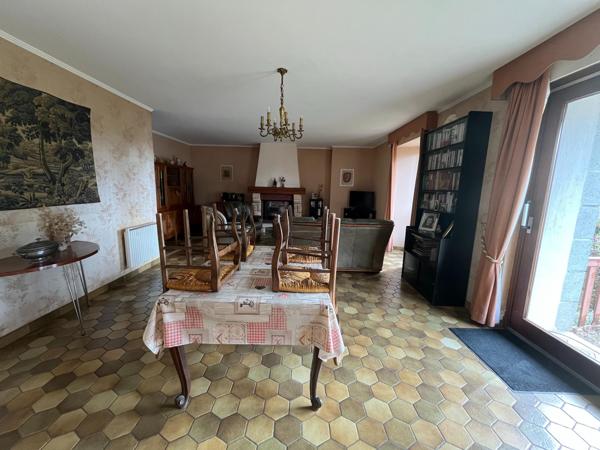 Maisons - 180m² - 9 pièces