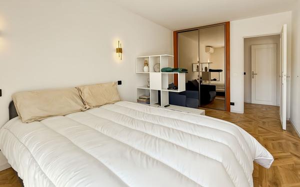 Appartement à vendre    2 pièces • 53 m2 Vallauris