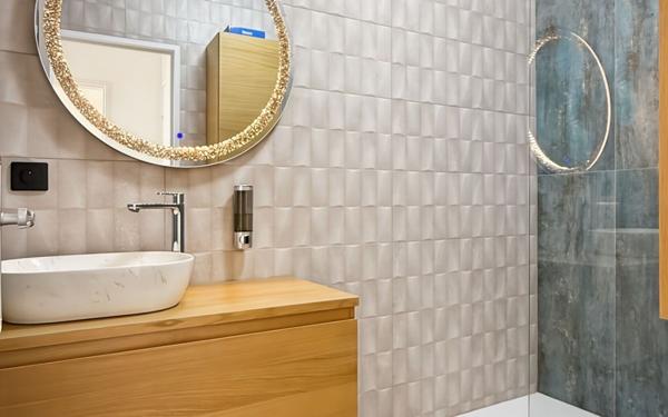 Appartement à vendre    2 pièces • 53 m2 Vallauris