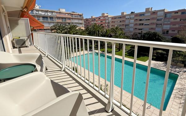 Appartement à vendre    2 pièces • 53 m2 Vallauris