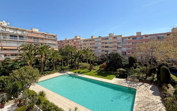 Appartement à vendre    2 pièces • 53 m2 Vallauris