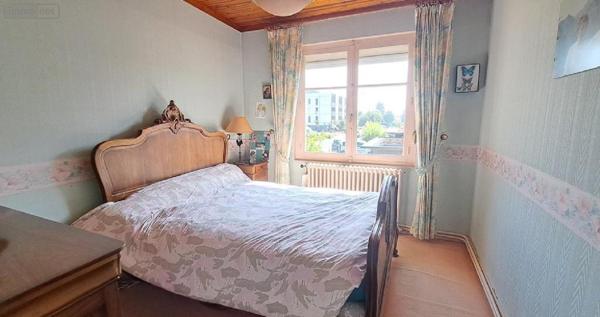 Maison à vendre à Montbrison dans la Loire (42600), ref : 090/438   
MONTBRISON - Centre ville