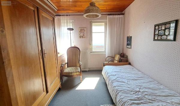 Maison à vendre à Montbrison dans la Loire (42600), ref : 090/438   
MONTBRISON - Centre ville