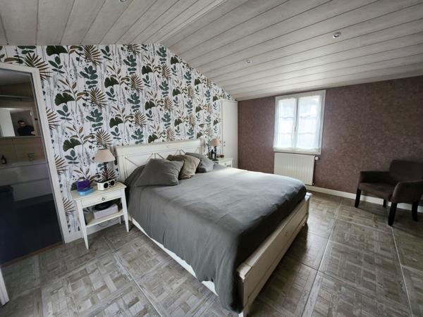 Sainte-Gemme-la-Plaine (85400) Maison en pierre coup de cœur avec 6 chambres et double garage