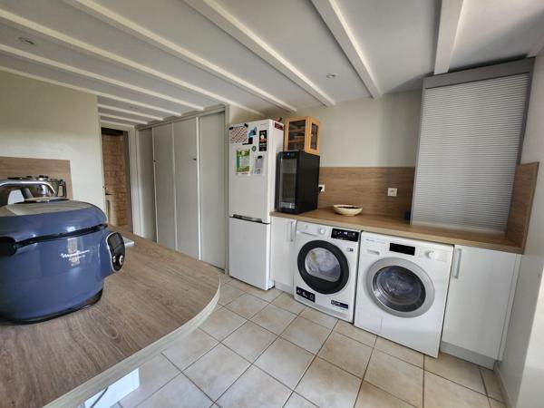 Sainte-Gemme-la-Plaine (85400) Maison en pierre coup de cœur avec 6 chambres et double garage