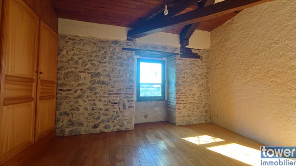 DUPLEX 103 M2 donnant sur COUR - HAUT BD GAMBETTA CAHORS 46000