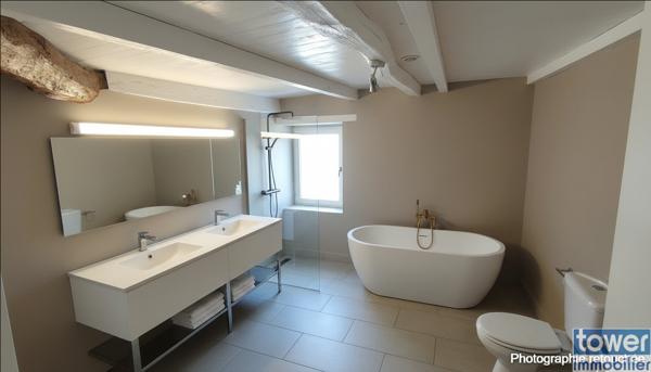 DUPLEX 103 M2 donnant sur COUR - HAUT BD GAMBETTA CAHORS 46000