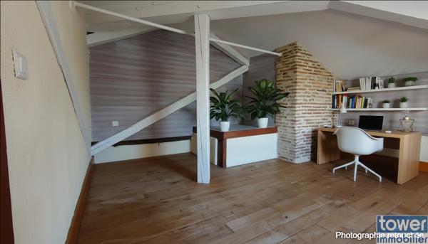 DUPLEX 103 M2 donnant sur COUR - HAUT BD GAMBETTA CAHORS 46000