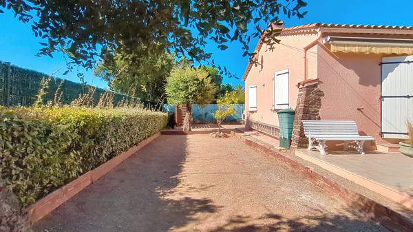 Saint-Aygulf Villa plain-pied 3 chambres garage piscine boulodrome