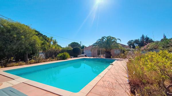 Saint-Aygulf Villa plain-pied 3 chambres garage piscine boulodrome