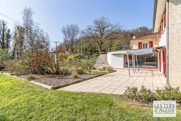 Maison de caractère avec grand terrain de 4 600 m² et nombreuses prestations