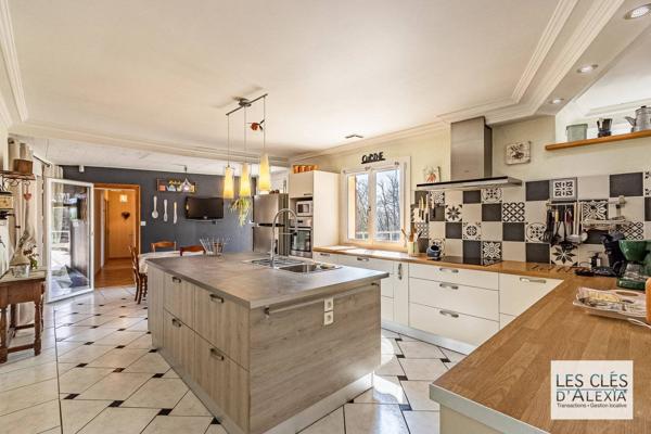 Maison de caractère avec grand terrain de 4 600 m² et nombreuses prestations