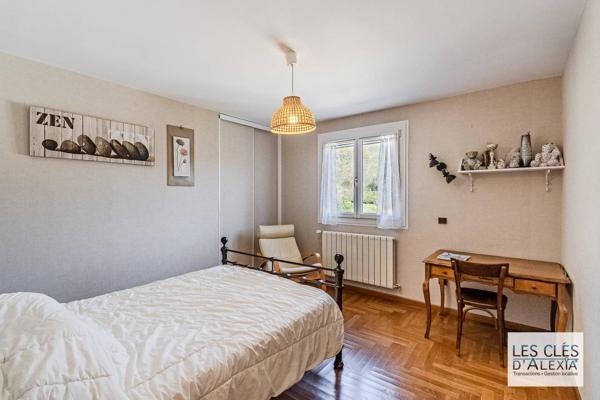 Maison de caractère avec grand terrain de 4 600 m² et nombreuses prestations
