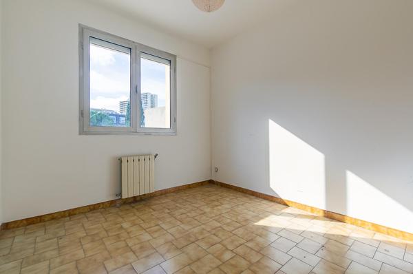 A vendre appartement de type 5 avec terrasse à Marseille - Saint Marguerite