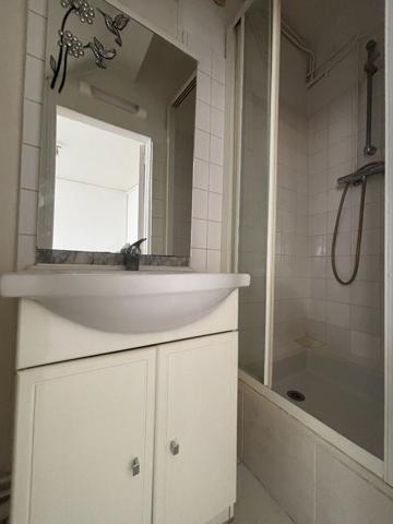T2- Elbeuf  390/mois Charges comprises avec cour commune