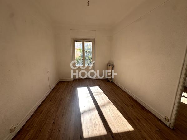 EXCLUSIVITE - A vendre à Perpignan (66000) Quartier Saint-Martin Appartement F5 - 100 m² - 1er étage - 2 terrasses et caves.