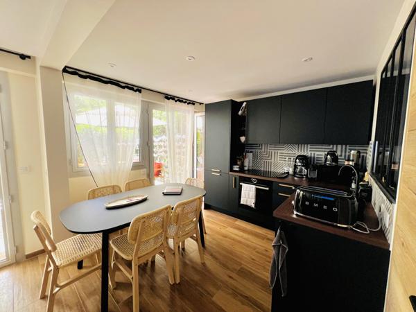 Saint-Tropez (83990) Saint-Tropez, très beau T4 avec terrasse, à proximité du centre.