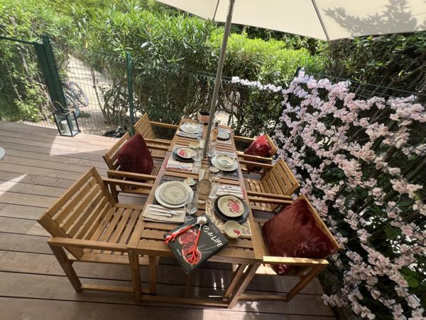 Saint-Tropez (83990) Saint-Tropez, très beau T4 avec terrasse, à proximité du centre.