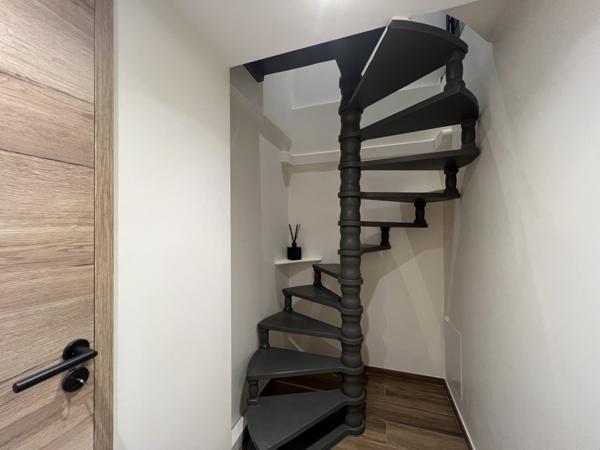 Saint-Tropez (83990) Saint-Tropez, très beau T4 avec terrasse, à proximité du centre.