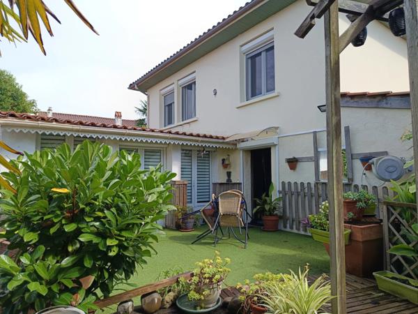 MAISON 4 CHAMBRES SUR DEUX NIVEAUX CENTRE VILLE