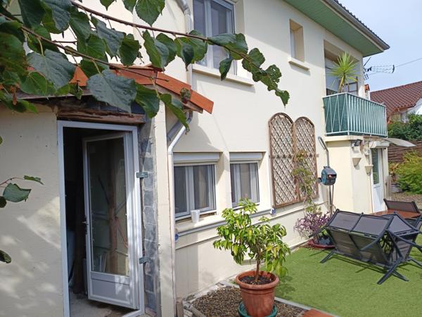 MAISON 4 CHAMBRES SUR DEUX NIVEAUX CENTRE VILLE