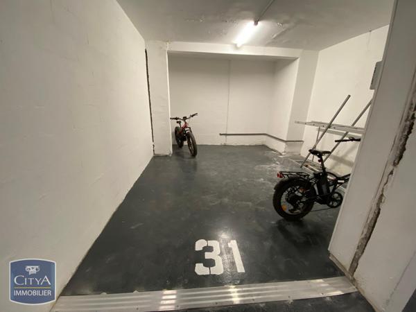 Location parking Toulon (83)