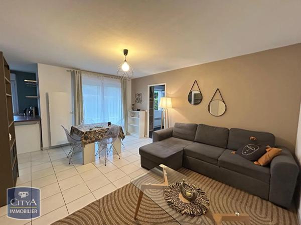 Appartement à louer 2 pièces 54.28m² Tarbes (65000)