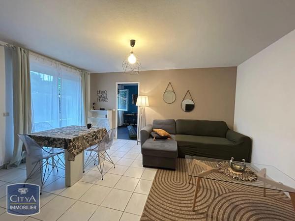 Appartement à louer 2 pièces 54.28m² Tarbes (65000)