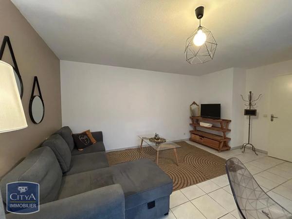 Appartement à louer 2 pièces 54.28m² Tarbes (65000)