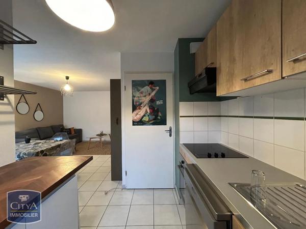 Appartement à louer 2 pièces 54.28m² Tarbes (65000)