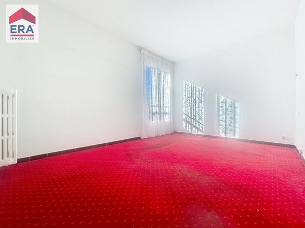 A VENDRE MARSEILLE 13014 SAINTE MARHE APPARTEMENT TYPE 4 AVEC BALCON .