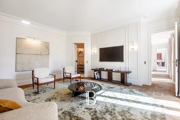 Paris 8ème, Appartement 3 Chambres -  315 m² à vendre