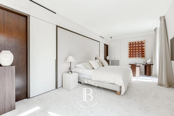 Paris 8ème, Appartement 3 Chambres -  315 m² à vendre