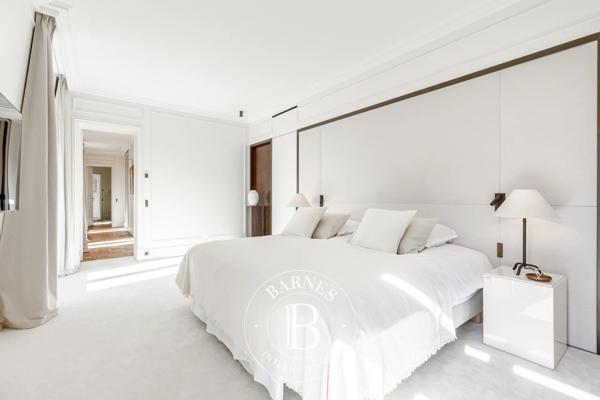 Paris 8ème, Appartement 3 Chambres -  315 m² à vendre
