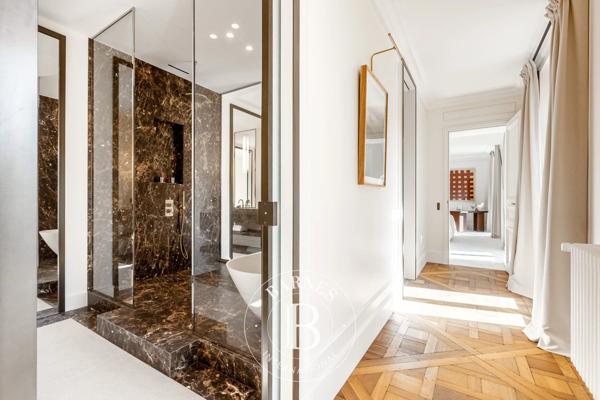 Paris 8ème, Appartement 3 Chambres -  315 m² à vendre