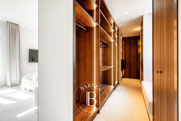 Paris 8ème, Appartement 3 Chambres -  315 m² à vendre