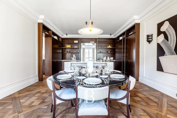 Paris 8ème, Appartement 3 Chambres -  315 m² à vendre