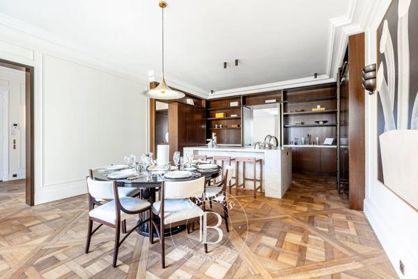 Paris 8ème, Appartement 3 Chambres -  315 m² à vendre
