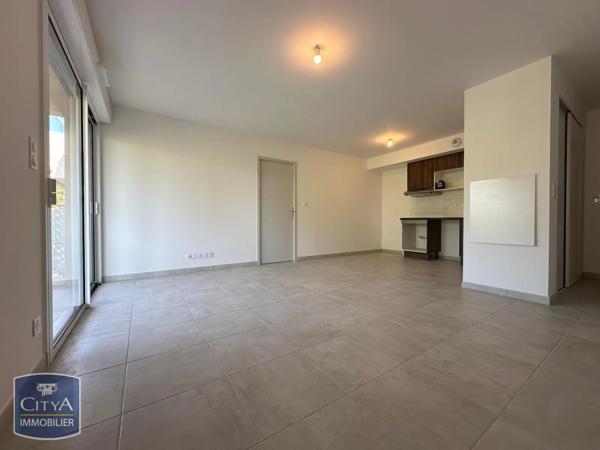 Appartement à louer 2 pièces 47.49m² Caumont-sur-Durance (84510)
