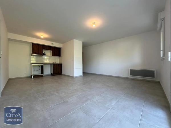 Appartement à louer 2 pièces 47.49m² Caumont-sur-Durance (84510)