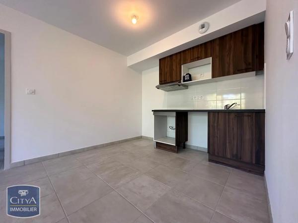 Appartement à louer 2 pièces 47.49m² Caumont-sur-Durance (84510)
