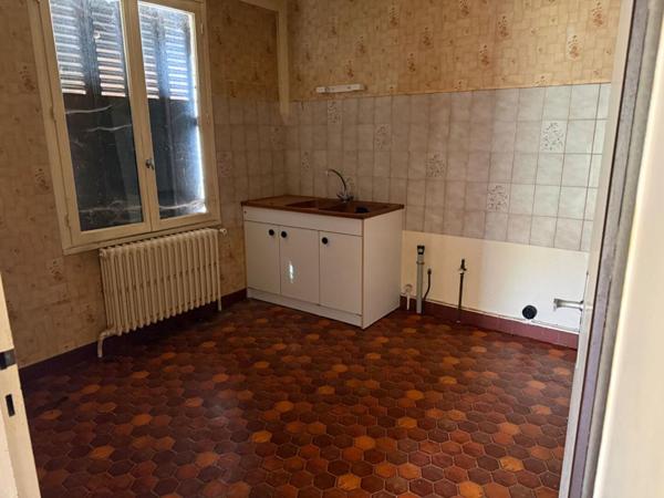 SUCCESSION VACANTE ! Maison à rénover 5 pièces, 3 chambres à Conflans-en-Jarnisy