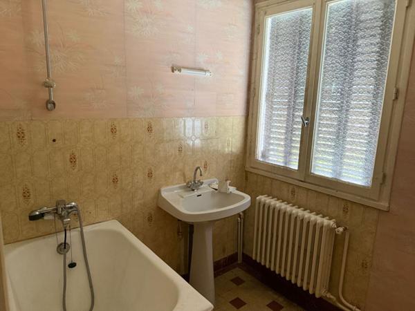 SUCCESSION VACANTE ! Maison à rénover 5 pièces, 3 chambres à Conflans-en-Jarnisy