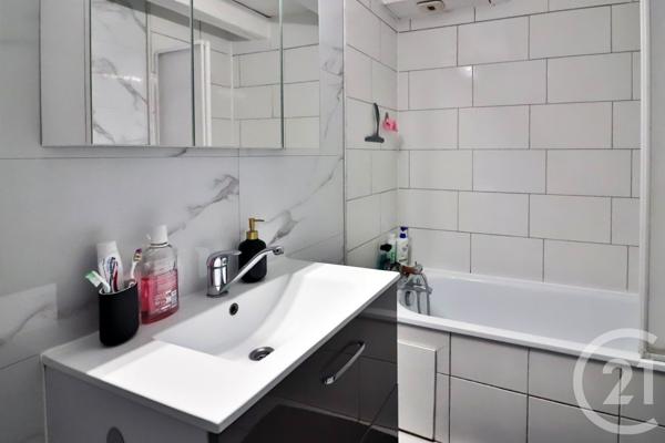 Appartement F3 à vendre  3 pièces - 60 m2 ETRECHY - 91