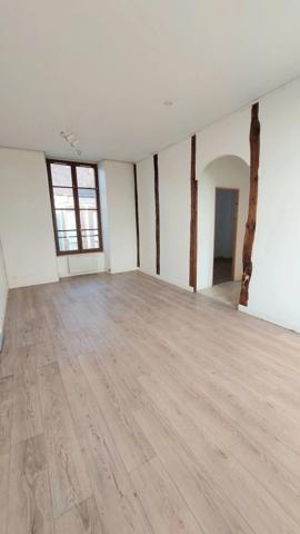 Vente                                                      Appartement
                        
                     2 pièces                      39 m2                     à Thorigny-sur-Oreuse