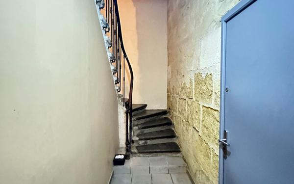 Appartement à vendre    2 pièces • 28 m2 Nîmes