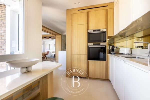 Paris 8ème, Appartement 2 Chambres -  126 m² à vendre